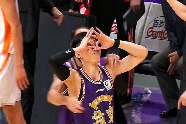 开云体育-包含CBA常规赛国际比赛日再迎强敌；底特律活塞绝杀压哨；主帅态度：球迷炸锅；控场能力受关注的词条