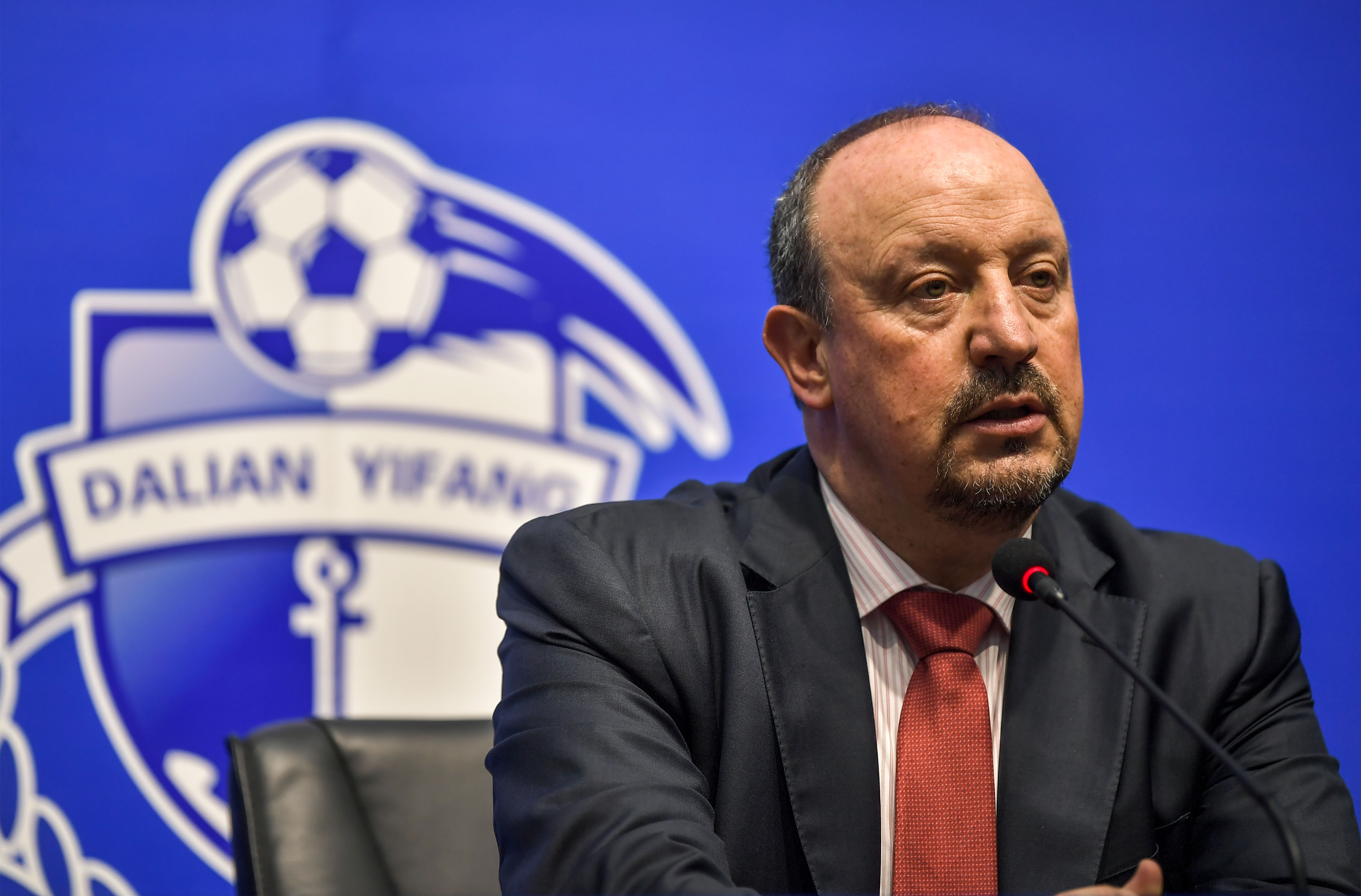 法兰克福迎中超关键赛；集结日豪取连胜；引发热议；训练强度明显提升的简单介绍