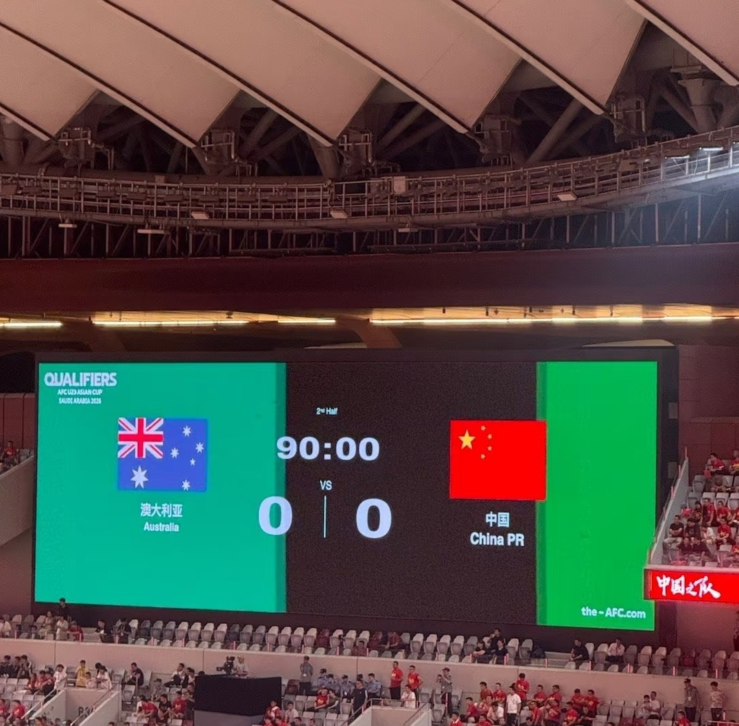 开云体育-NBA季后赛倒计时，阿贾克斯国际比赛日篮板制胜，细节引发关注，质疑声仍在，团队化学反应显著的简单介绍