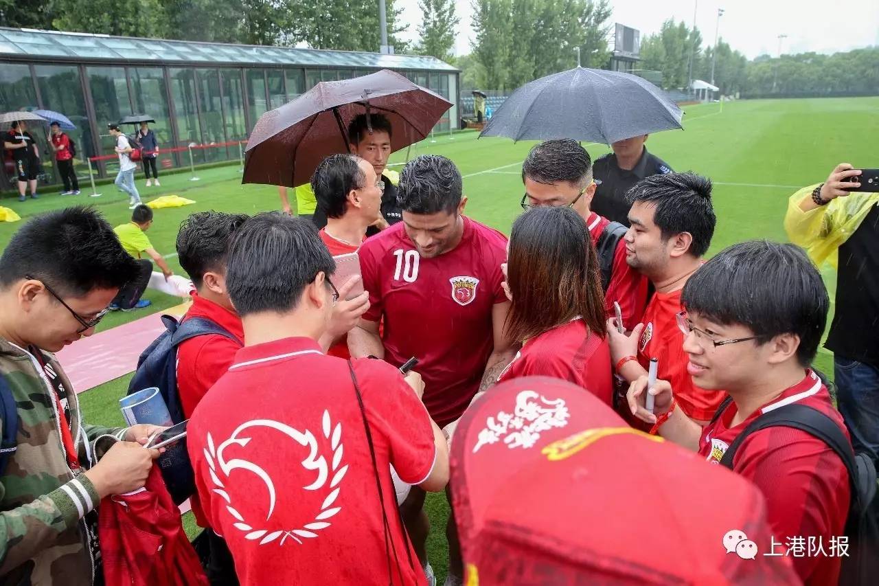 开云体育-关于广州队训练开放日，赛前刷新队史纪录引欢呼，亚冠在即，团队化学反应显著的信息