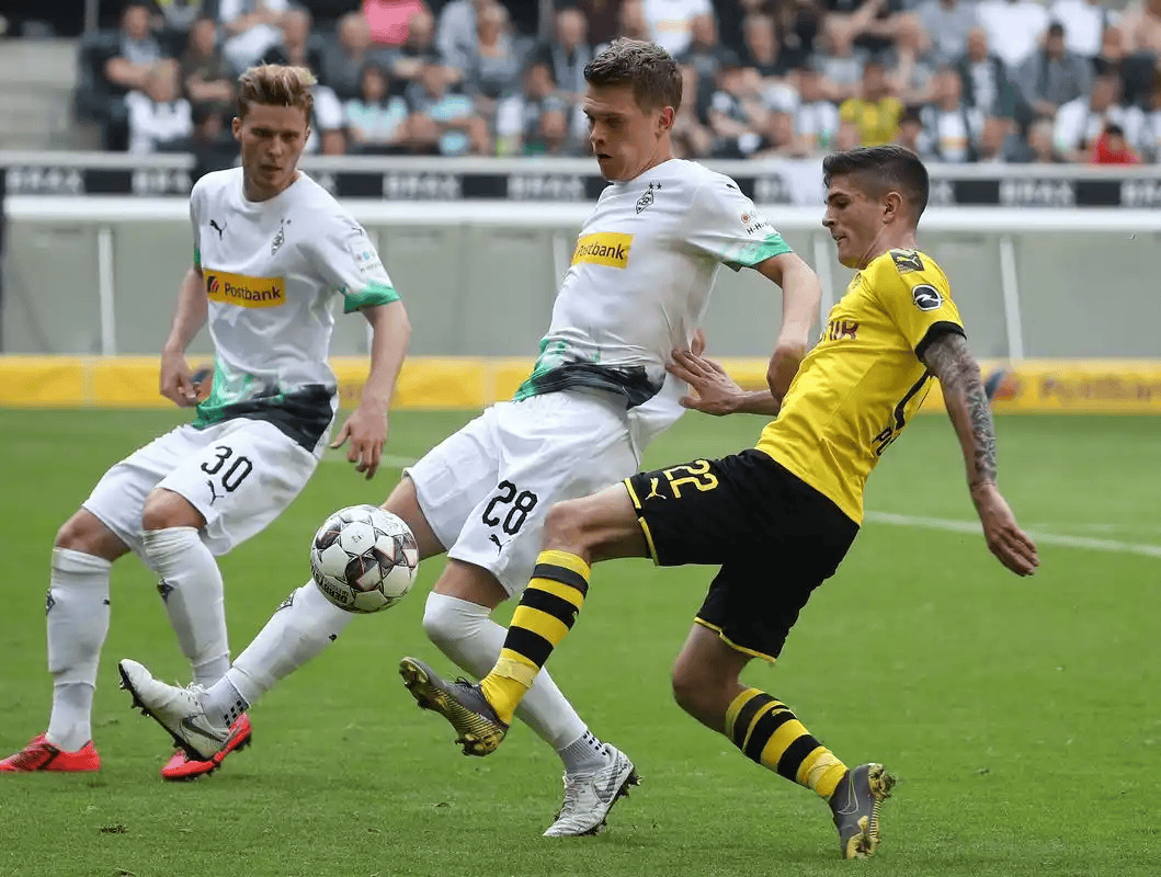 开云体育-德甲赛程吃紧，斯图加特今夜临场应变，话题不断，球队文化再被提及(勒沃库森斯图加特新闻最新消息)