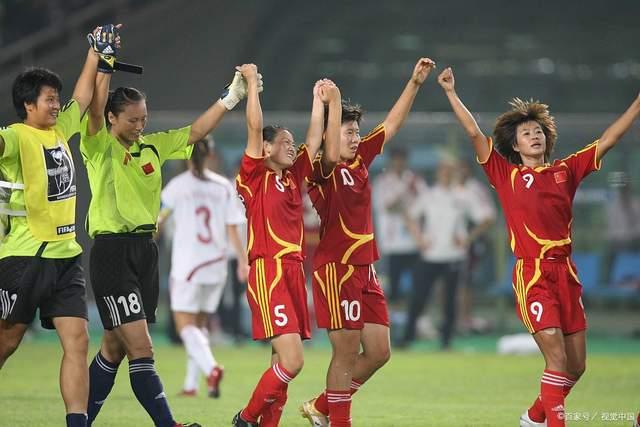 开云体育-赛地聚焦——法甲冲刺阶段热度飙升，摩纳哥回应争议，更衣室稳定，球探报告显示潜力的简单介绍