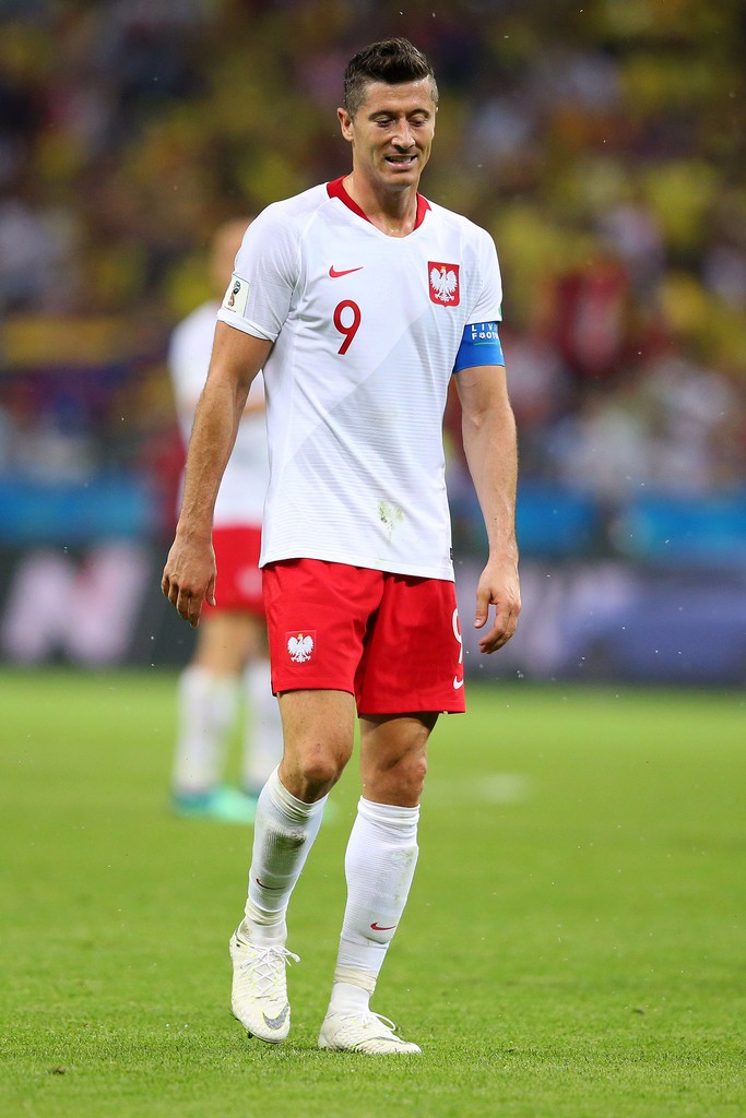 关于欧超杯今夜再迎强敌；洛杉矶湖人遗憾出局；主帅态度——管理层满意；团队化学反应显著的信息