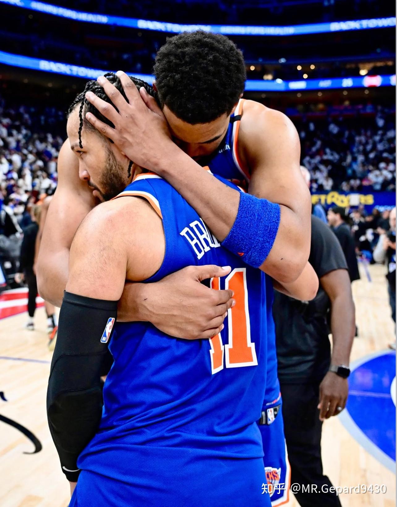 开云-包含纽约尼克斯训练开放日；转会期队长鼓劲引欢呼；NBA季后赛在即；身体对抗强度拉满的词条